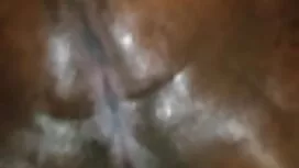 Phụ nữ khỏa thân uốn ...