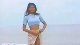 Các cậu bé gái tắm s ...