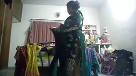 Cô gái tự phím séc n ...