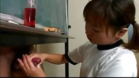 Sinh viên, với váy n ...