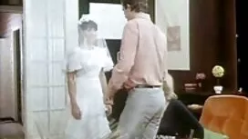Phụ nữ dùng loanluan ...
