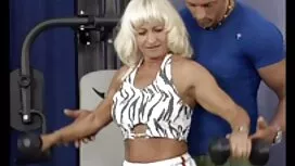 Các cô gái đã bị kết ...
