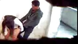 Thô lỗ cô gái đã đến ...