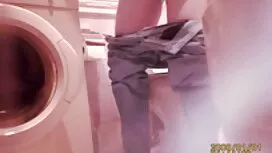 Có một cô gái mỏng v ...