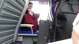 Cô ngập ngừng, rửa s ...