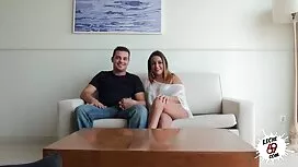 Các cô gái được buộc ...